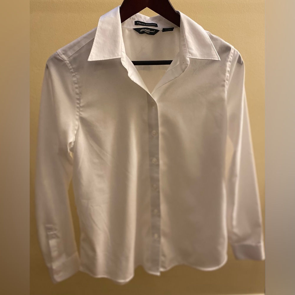 Eddie Bauer Wrinkle Resistant White Long- Sleeved (M)